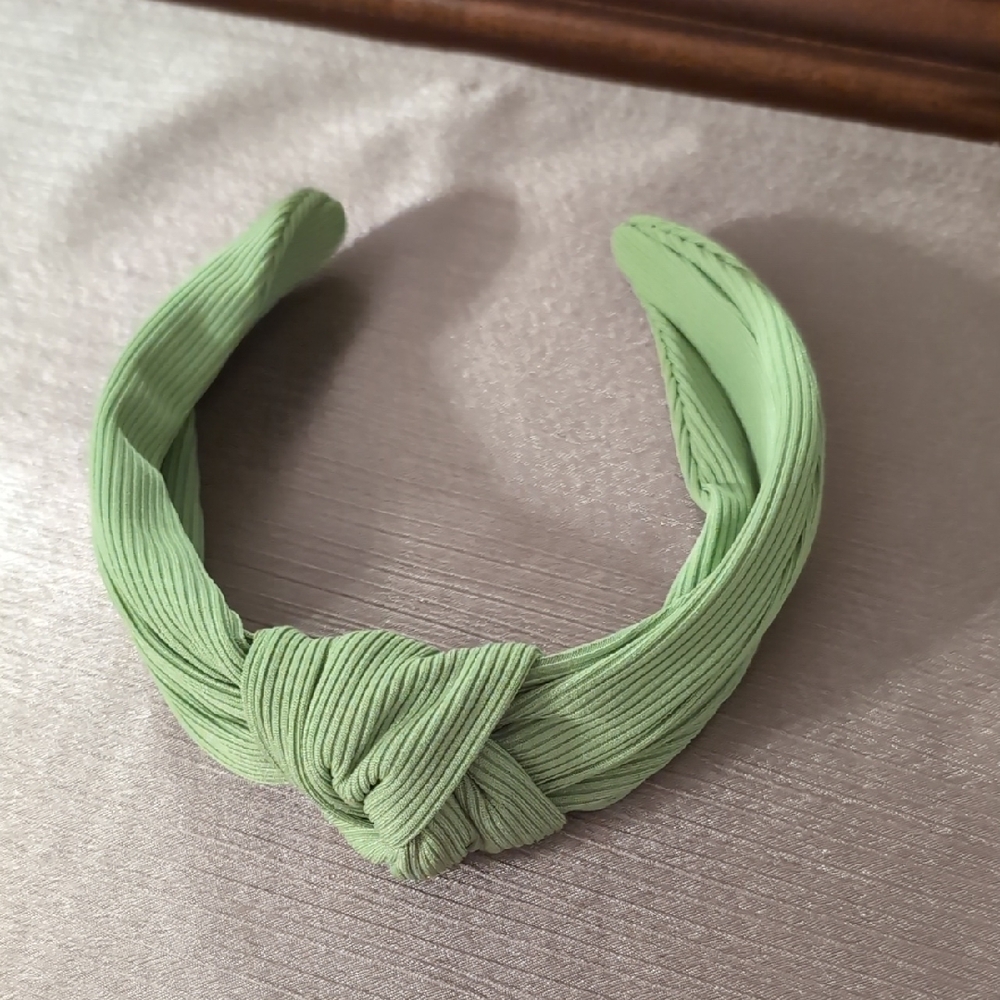 Green Ribbed Knotted Headband
